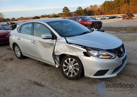 2018 Nissan Sentra S z USA, uszkodzony, nr VIN 3N1AB7APXJY247801